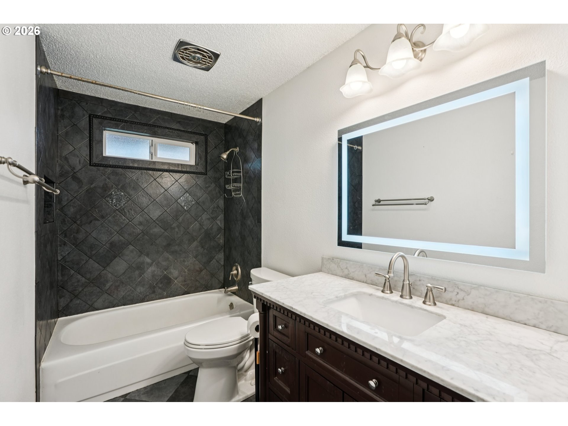 16660 Southeast Valley View Road Portland, OR 97267 - Photo 10 of 27