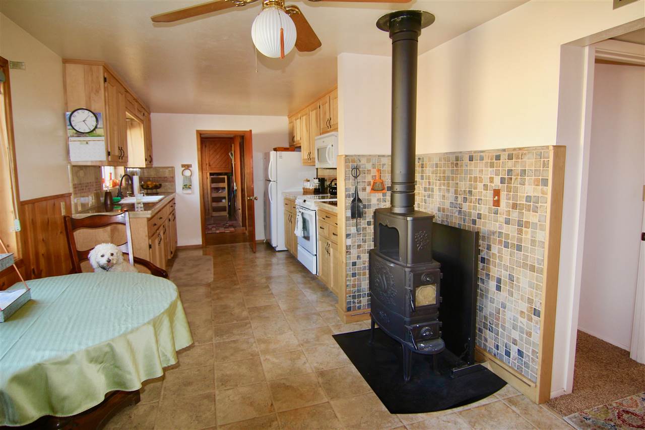 1330 Davis Place Road Mount Shasta, CA 96067 - Photo 3 of 17 Gallery Image 3