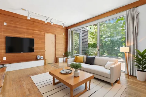 $1,300,000 | 410 Franklin Street, Cambridge, MA 02139