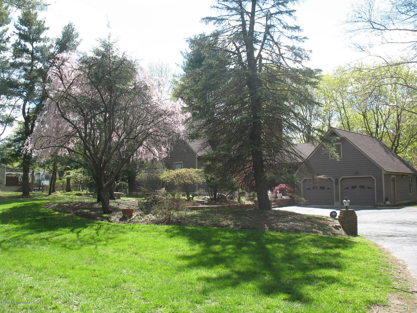 163 Crawfords Corner Road Holmdel, NJ 07733 - Photo 29 of 50 163 crawford 028