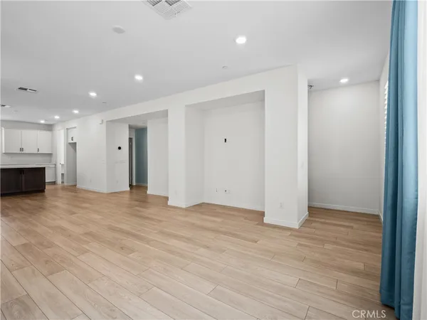 $699,999 | 27148 Vly Oak Place, Valencia, CA 91381