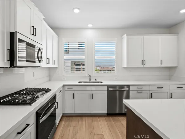 $699,999 | 27148 Vly Oak Place, Valencia, CA 91381