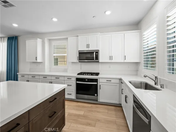 $699,999 | 27148 Vly Oak Place, Valencia, CA 91381