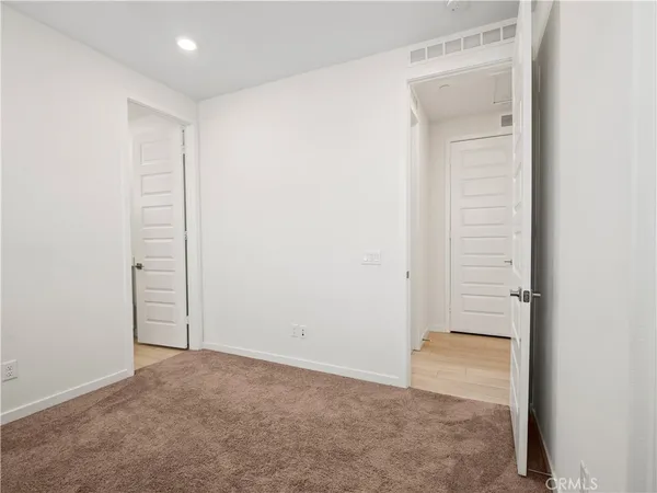 $699,999 | 27148 Vly Oak Place, Valencia, CA 91381