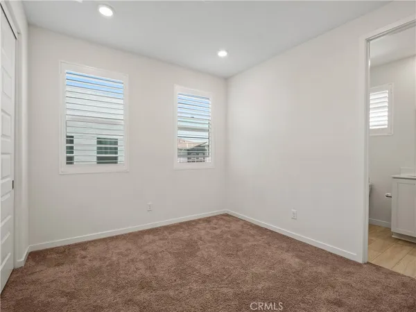 $699,999 | 27148 Vly Oak Place, Valencia, CA 91381