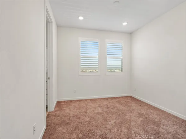 $699,999 | 27148 Vly Oak Place, Valencia, CA 91381