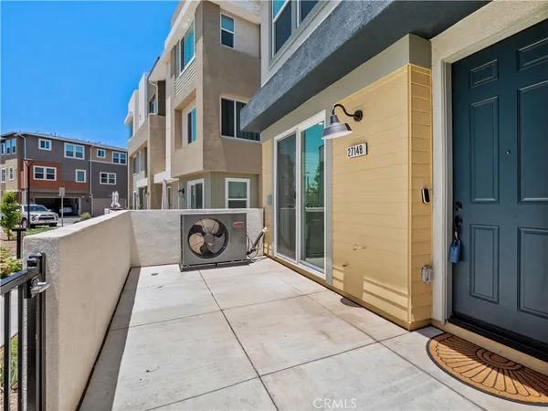 $699,999 | 27148 Vly Oak Place, Valencia, CA 91381