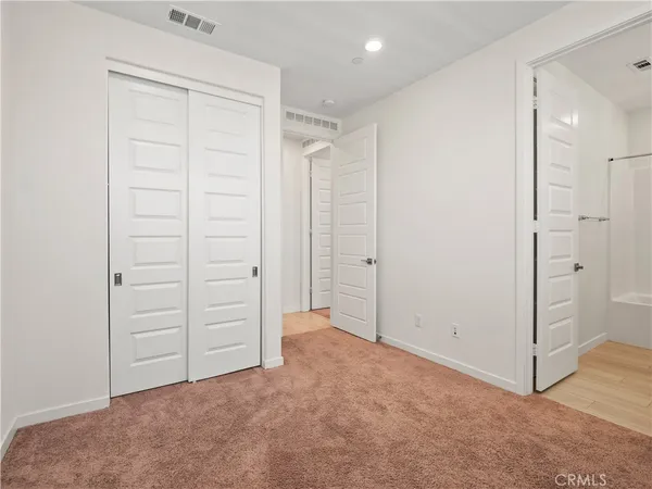 $699,999 | 27148 Vly Oak Place, Valencia, CA 91381