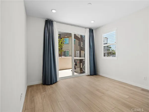 $699,999 | 27148 Vly Oak Place, Valencia, CA 91381