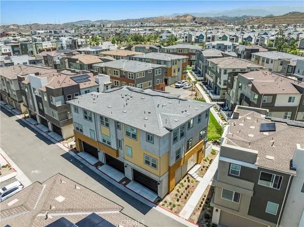 $699,999 | 27148 Vly Oak Place, Valencia, CA 91381