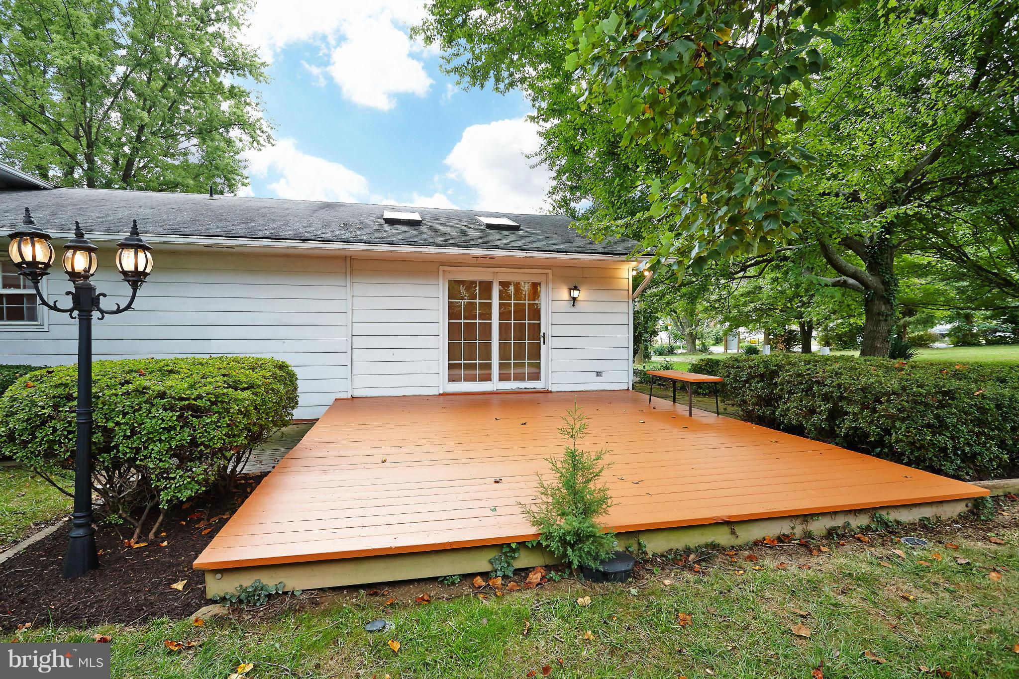 2012 Friendship Lane Falls Church, VA 22043 - Photo 23 of 28 Deck