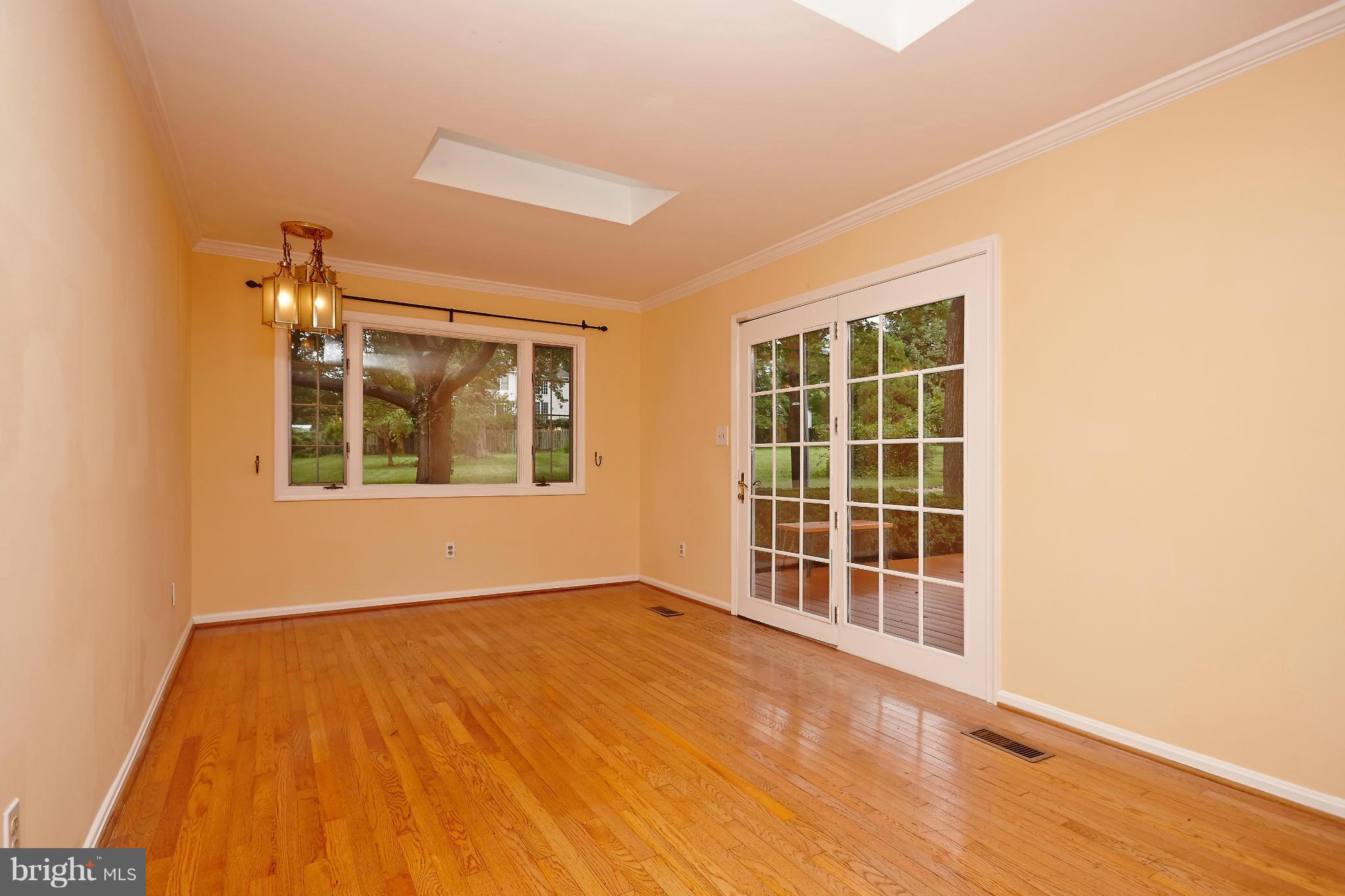 2012 Friendship Lane Falls Church, VA 22043 - Photo 8 of 28 Skylight Room