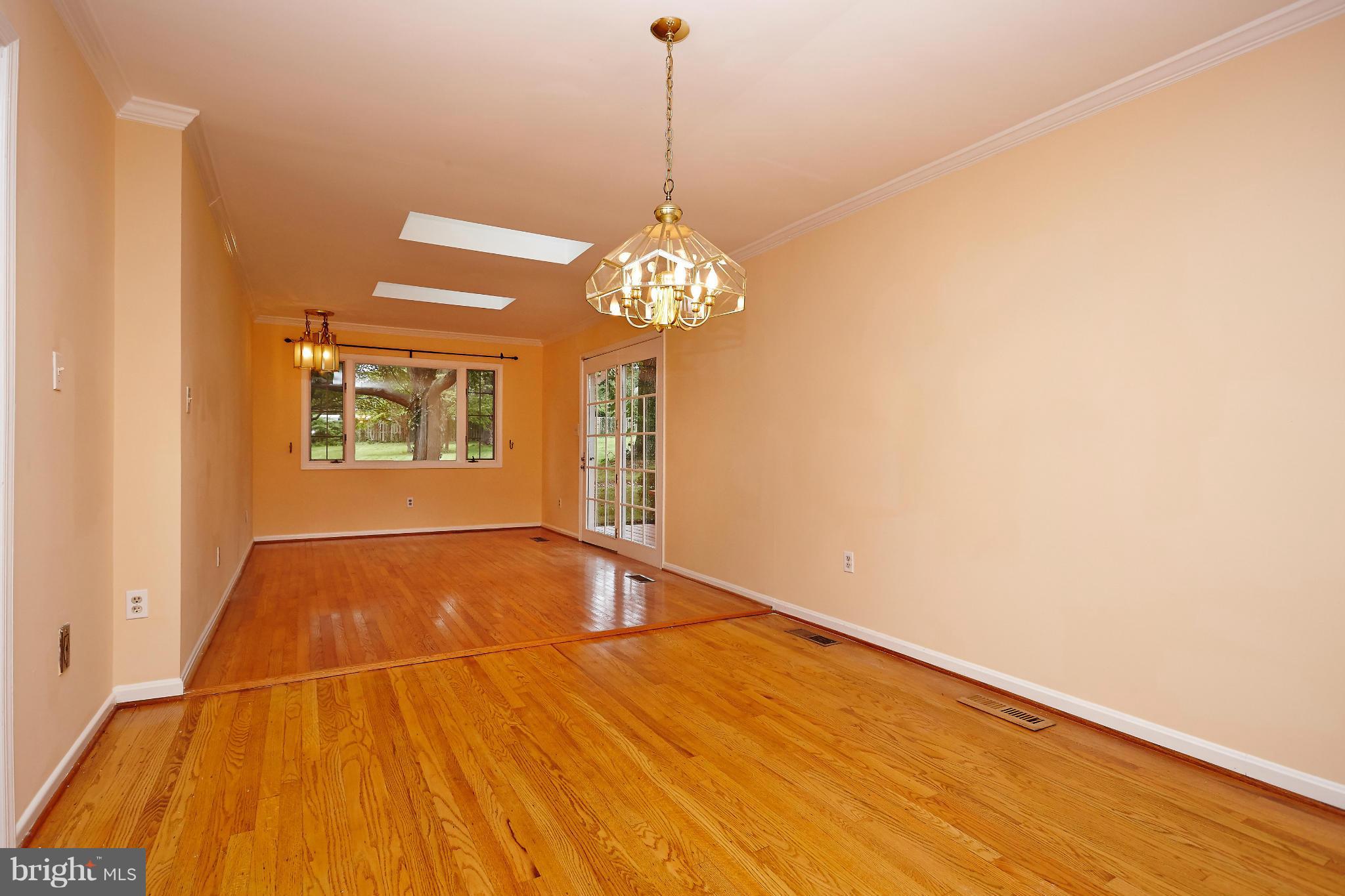 2012 Friendship Lane Falls Church, VA 22043 - Photo 9 of 28 Living Room
