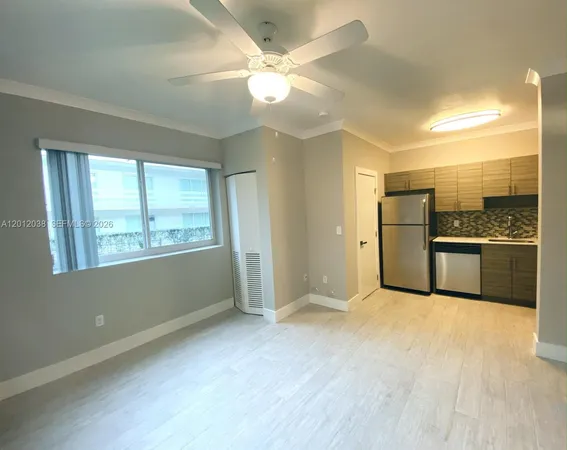 $1,800 | 115 Menores Avenue, Unit 3, Coral Gables, FL 33134