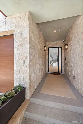 $22,500 | 2340 Crestview Drive, Laguna Beach, CA 92651