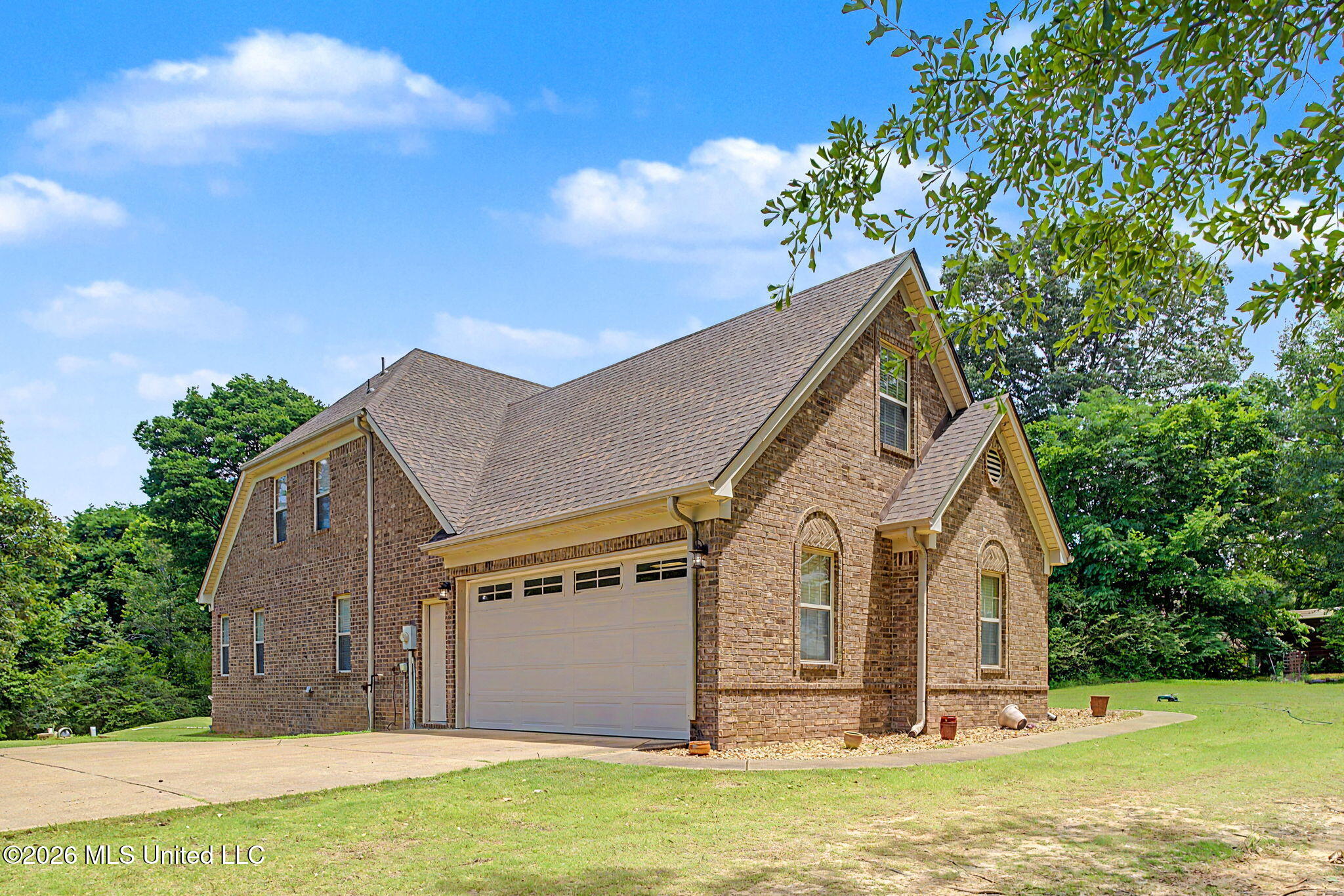 8980 Kerri Ruth Road Hernando, MS 38632 - Photo 3 of 32 4-web-or-mls-8980 Kerri Ruth Rd-3