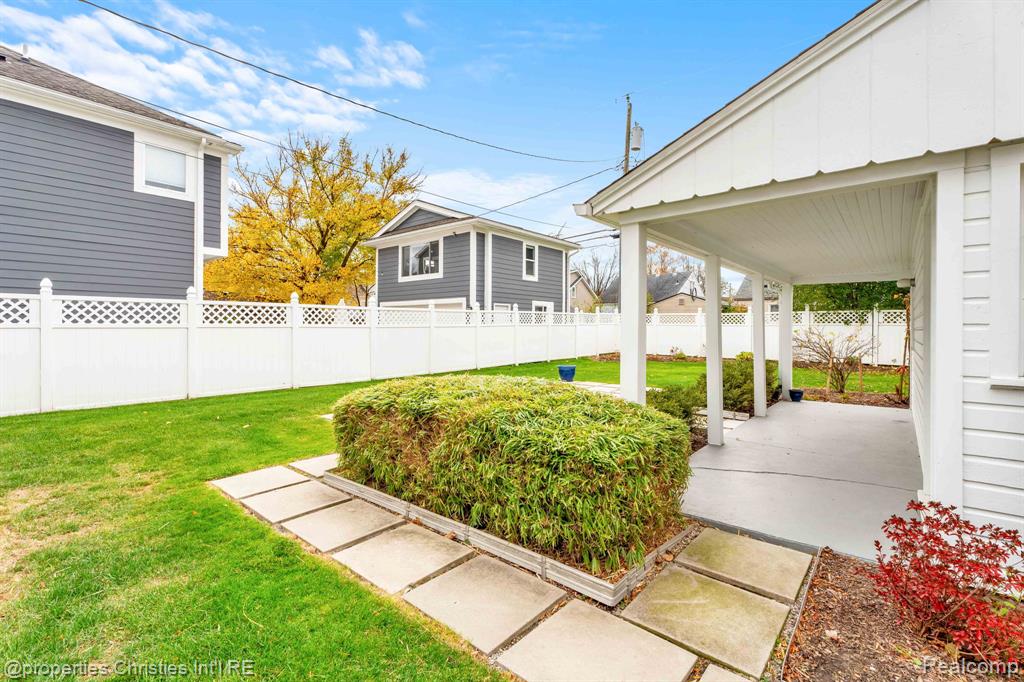 1748 Webster Street Birmingham, MI 48009 - Photo 27 of 32