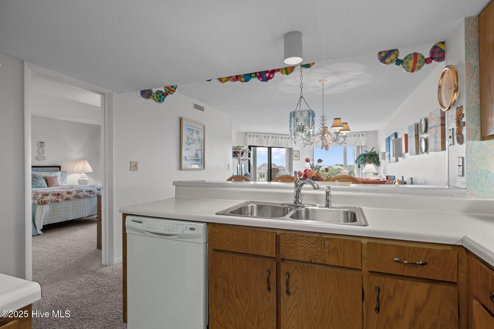 10300 Coast Guard Road, Unit E206 POINT EMERALD VILLAS Emerald Isle, NC 28594 - Photo 22 of 42 IMG_0323