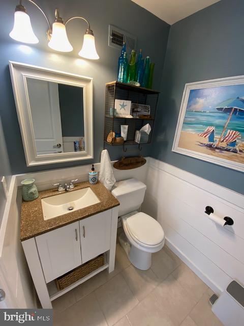 702 Bradley Road, Unit 11 Ocean City, MD 21842 - Photo 7 of 19 Convenient First Floor Powder Room