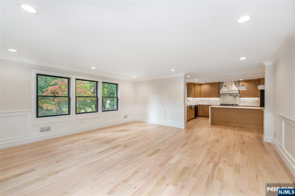 700 Ramapo Road Teaneck, NJ 07666 - Photo 9 of 41