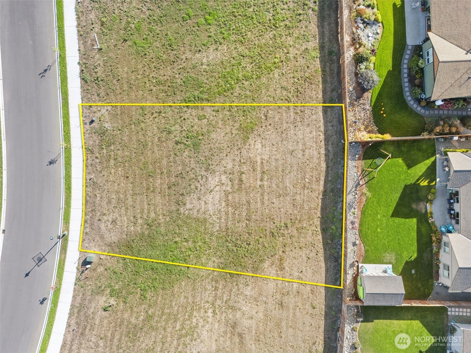 61 Dover Lane Sequim, WA 98382 - Photo 4 of 20 a bathroom with a shower and a mirror