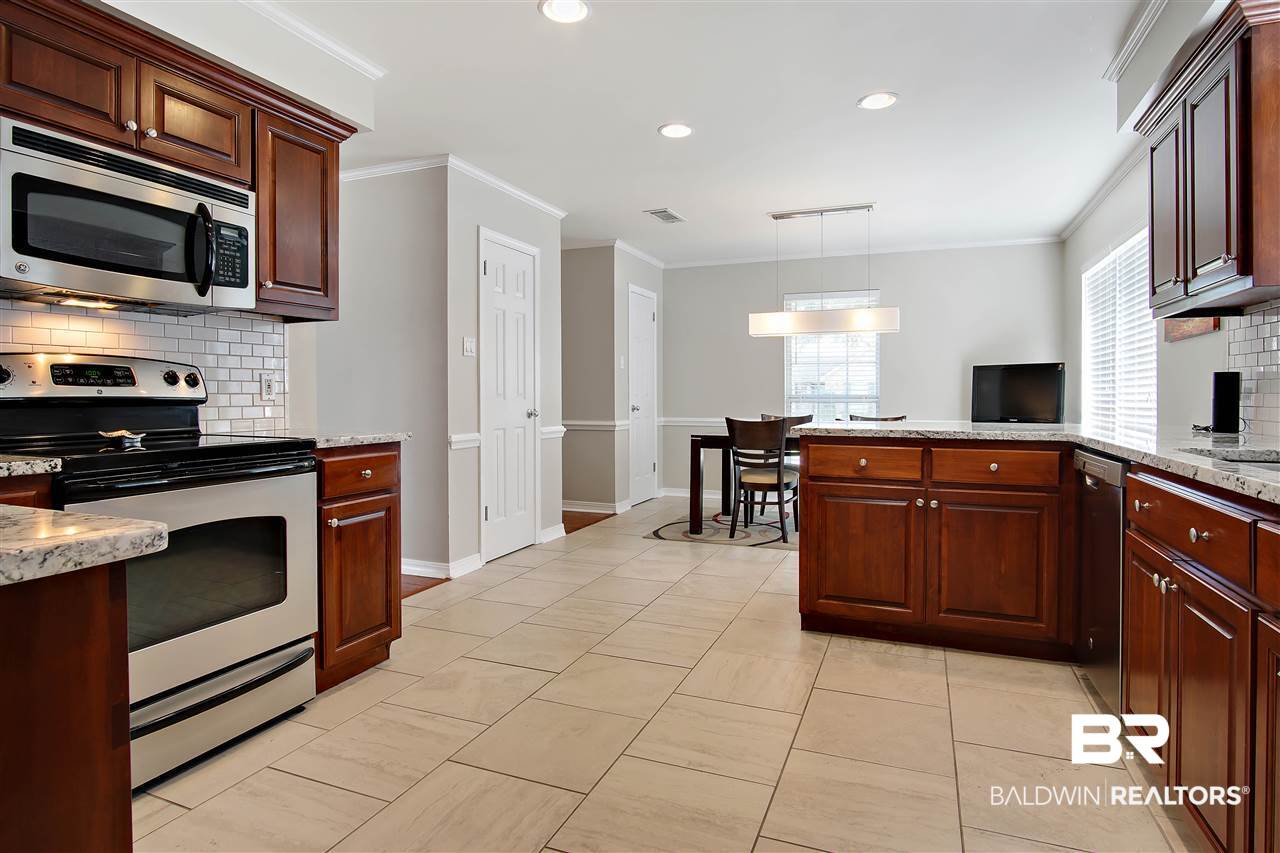 6117 Lindholm Drive South Mobile, AL 36693 - Photo 8 of 32