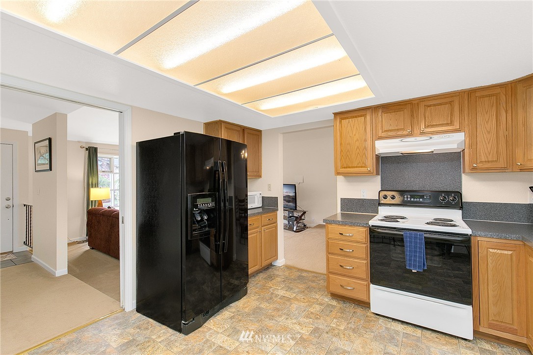 2016 Whitman Avenue Northeast Renton, WA 98059 - Photo 11 of 25