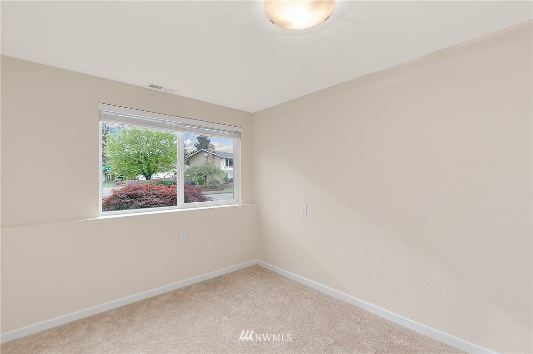2016 Whitman Avenue Northeast Renton, WA 98059 - Photo 21 of 25