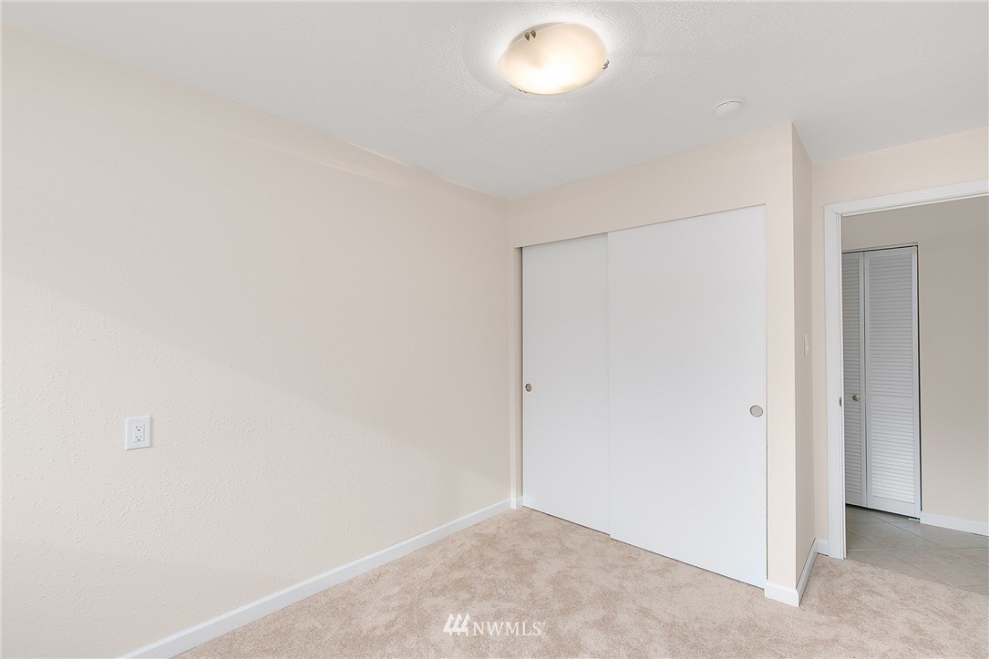2016 Whitman Avenue Northeast Renton, WA 98059 - Photo 22 of 25
