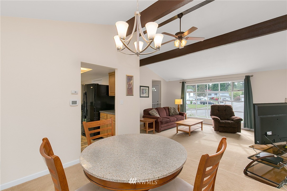 2016 Whitman Avenue Northeast Renton, WA 98059 - Photo 7 of 25