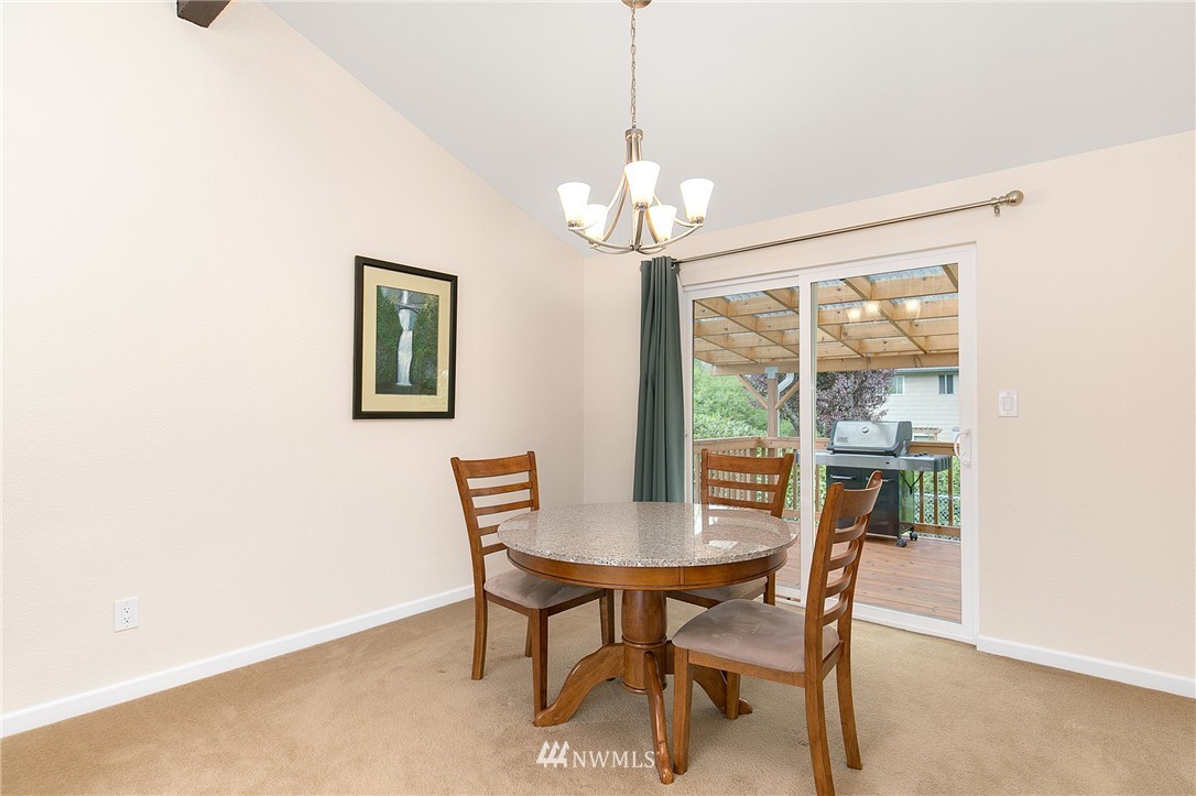 2016 Whitman Avenue Northeast Renton, WA 98059 - Photo 8 of 25