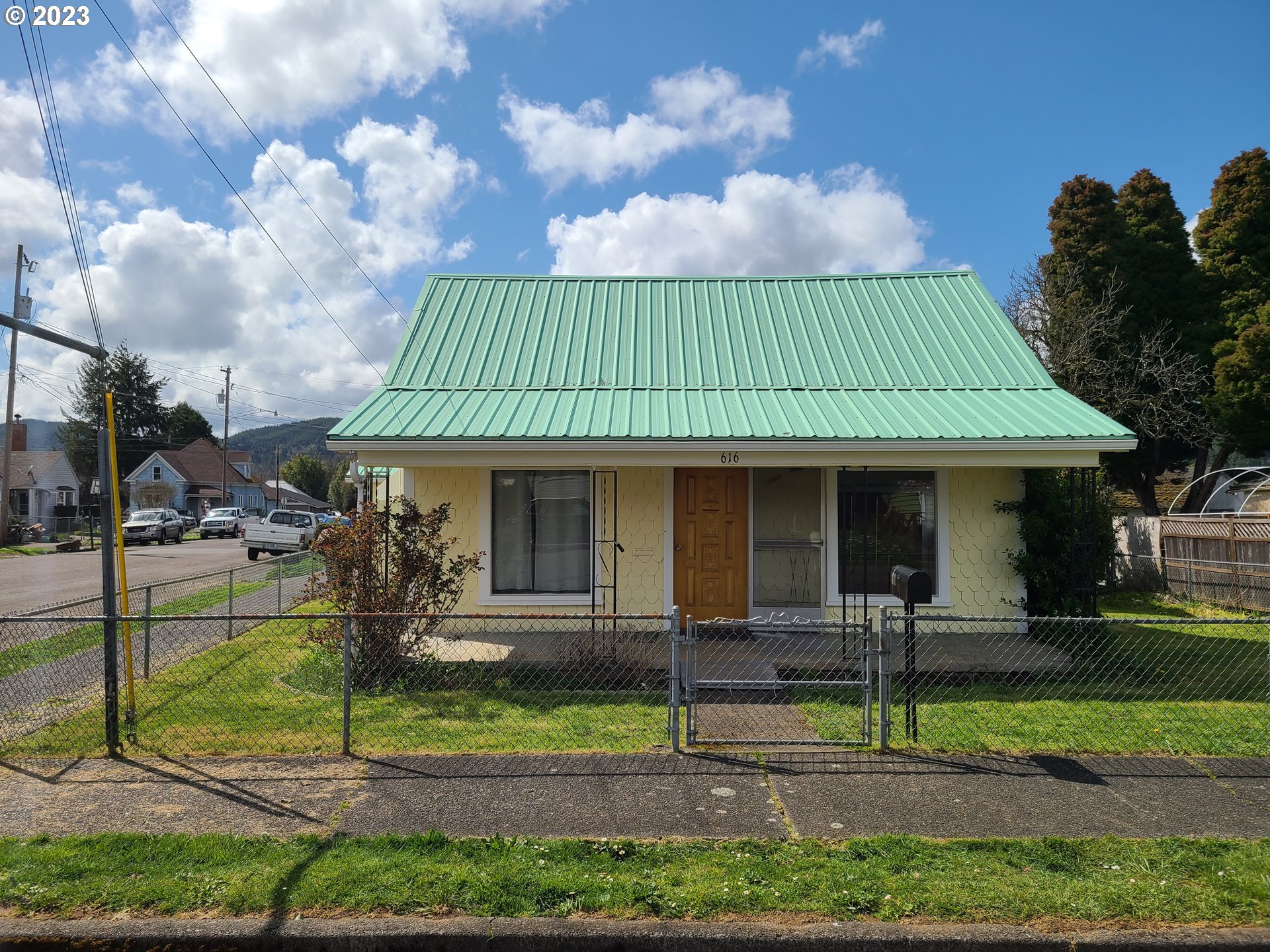 616 6th Street Myrtle Point, OR 97458 - Photo 2 of 16