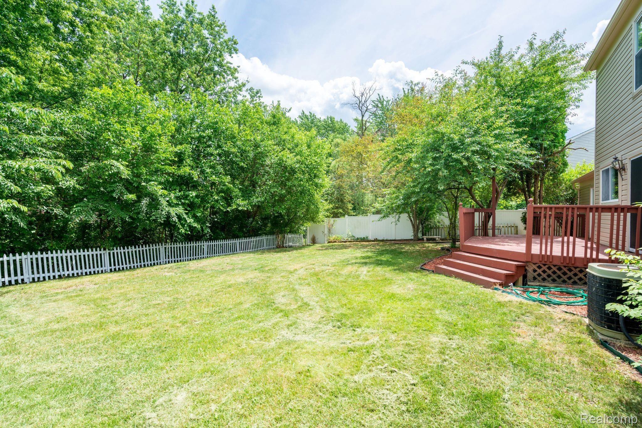 645 Worthington Road Canton, MI 48188 - Photo 25 of 30 Fenced Yard