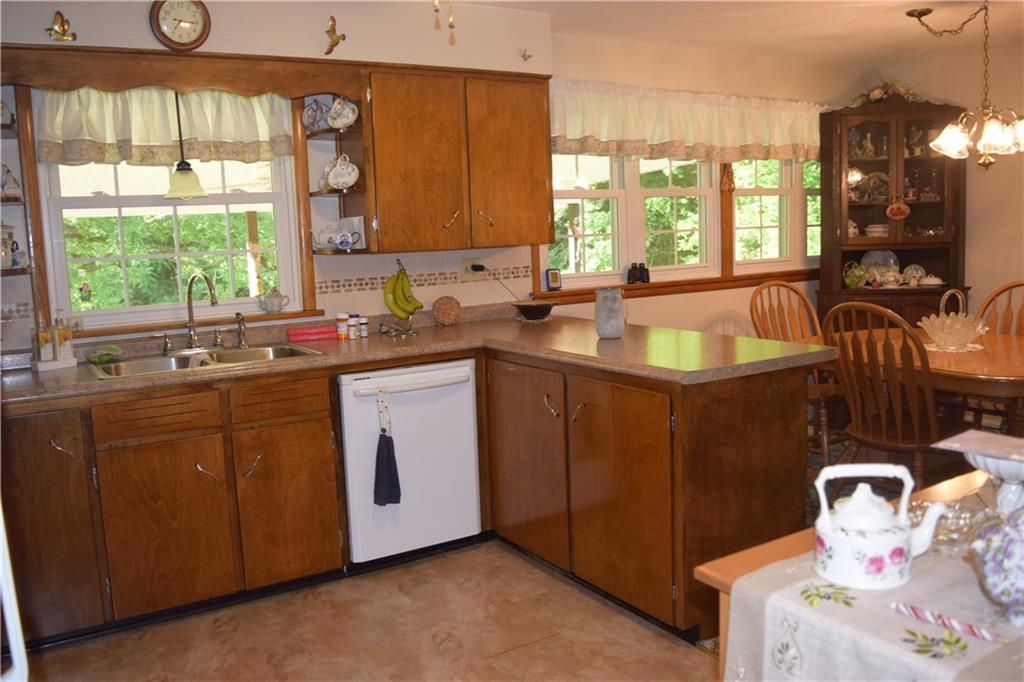 7015 Lamor Road Sharpsville, PA 16150 - Photo 11 of 25