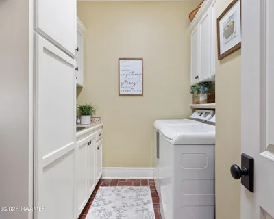 $949,000 | 105 Adair Lane, Lafayette, LA 70508