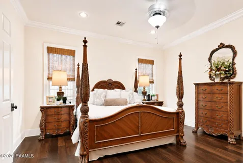 $949,000 | 105 Adair Lane, Lafayette, LA 70508
