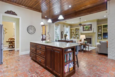 $949,000 | 105 Adair Lane, Lafayette, LA 70508