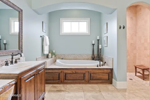 $949,000 | 105 Adair Lane, Lafayette, LA 70508