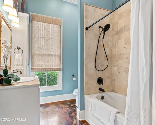 $949,000 | 105 Adair Lane, Lafayette, LA 70508