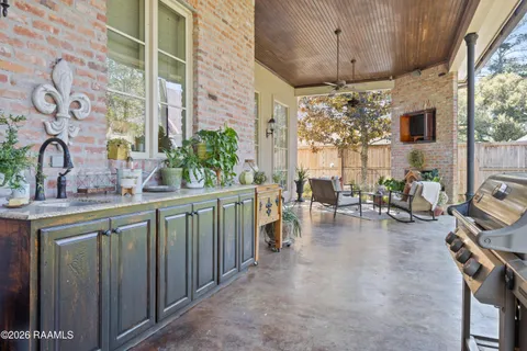 $949,000 | 105 Adair Lane, Lafayette, LA 70508