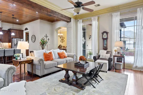 $949,000 | 105 Adair Lane, Lafayette, LA 70508