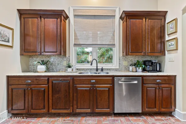 $949,000 | 105 Adair Lane, Lafayette, LA 70508