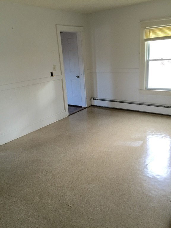 26 Greene Street Springfield, MA 01109 - Photo 11 of 13