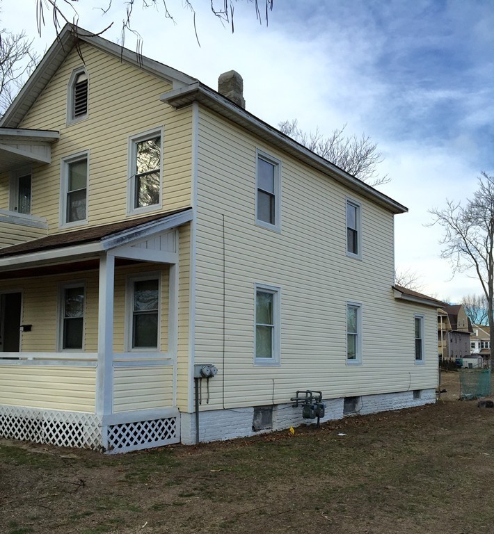 26 Greene Street Springfield, MA 01109 - Photo 3 of 13