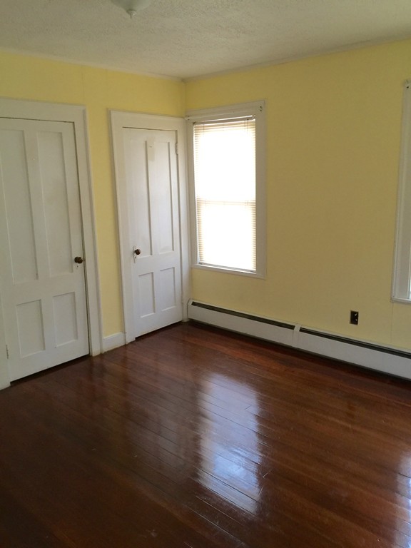 26 Greene Street Springfield, MA 01109 - Photo 6 of 13