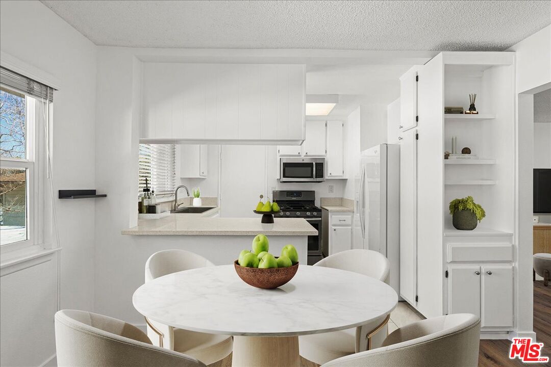 5845 Bowcroft Street, Unit 4 Los Angeles, CA 90016 - Photo 6 of 20