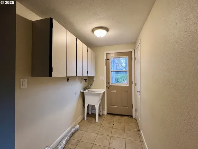 $339,900 | 119 Oakbourne Lane, Winchester, OR 97495