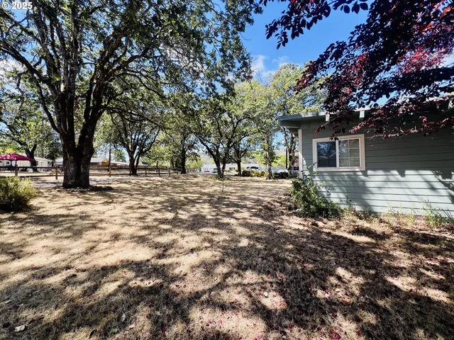 $339,900 | 119 Oakbourne Lane, Winchester, OR 97495