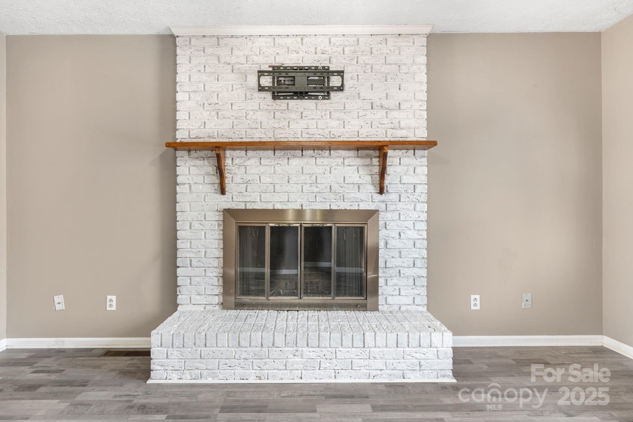154 Vfw Road Morganton, NC 28655 - Photo 5 of 28 Gallery Image 5