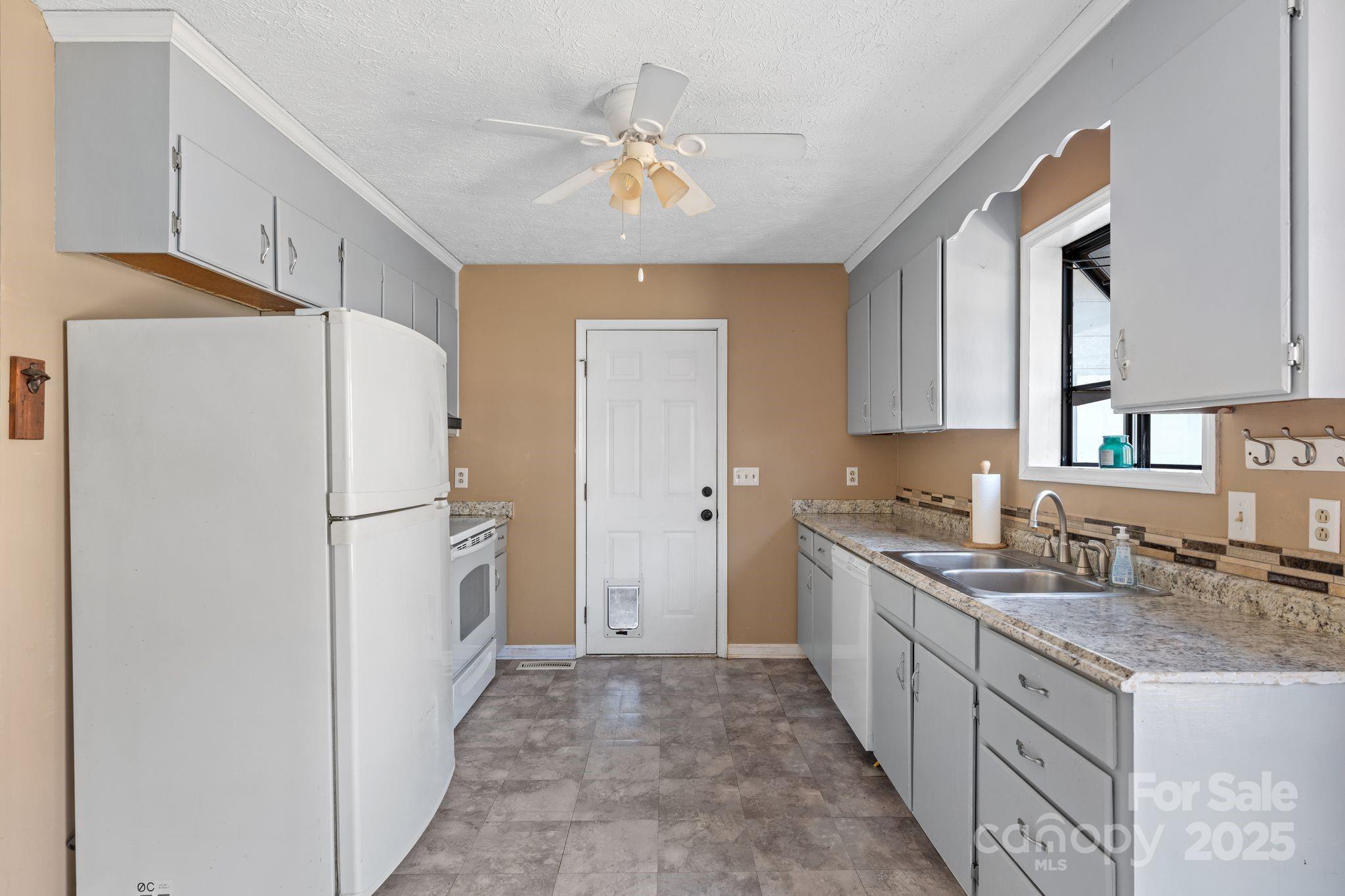 154 Vfw Road Morganton, NC 28655 - Photo 9 of 28 Gallery Image 9